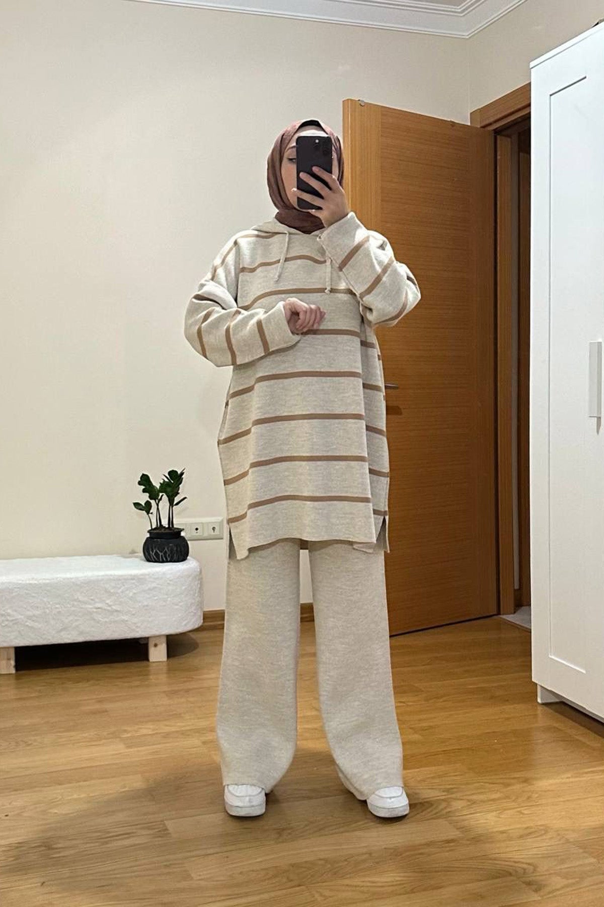 Knitted two-piece suit in beige one size - NTKM0007K2007TAS